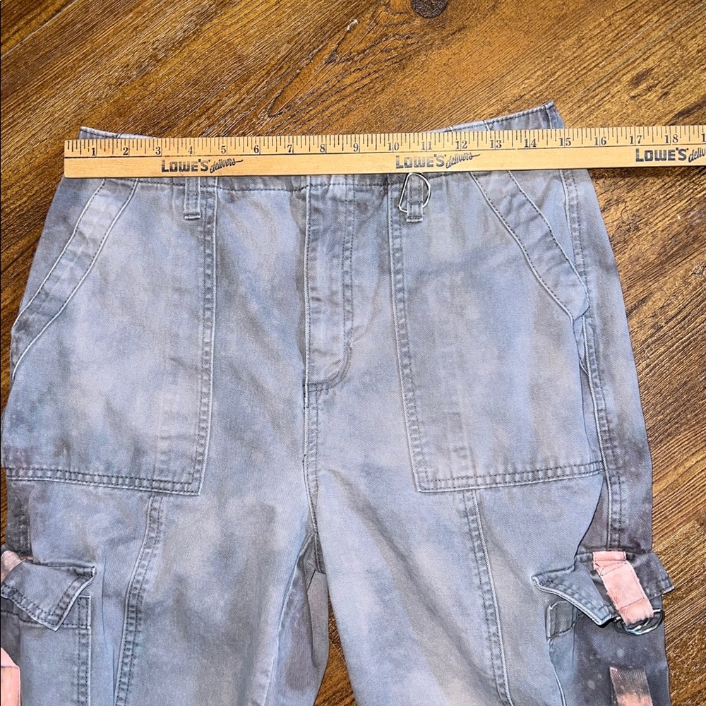 ⭐️Forever 21 Gray Acid Wash Cargo Buckled Cuffed Jogger Pants Size L - Picture 13 of 14